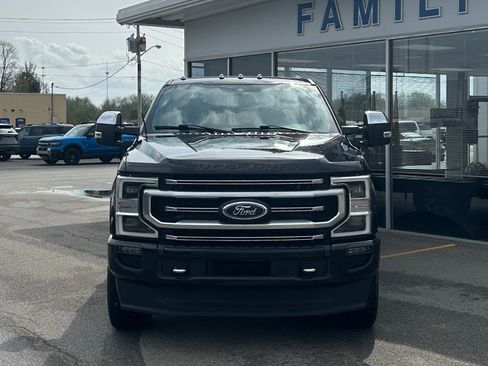 Used 2021 Ford F350 Platinum w/ FX4 Off-Road Package image 2