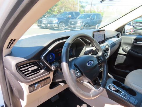 Used 2020 Ford Escape SE Sport image 15