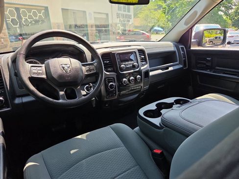 Used 2018 RAM 1500 Express AWD/4WD image 18
