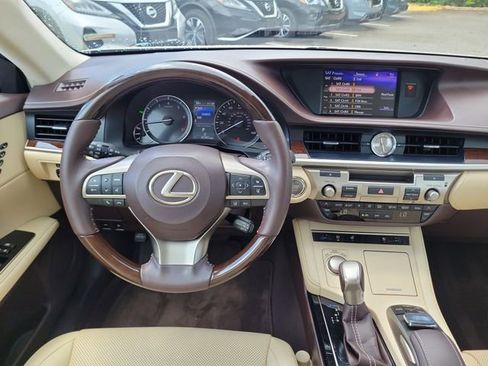 Used 2017 Lexus ES 350 w/ Navigation System Package FWD image 14