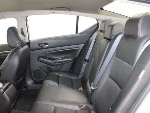 Used 2024 Nissan Altima 2.5 SR FWD image 16