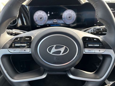 Used 2025 Hyundai Elantra SEL FWD image 28