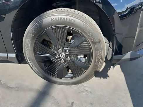 Used 2025 Nissan Murano SV AWD/4WD image 14