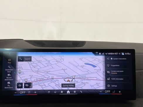 Used 2024 BMW X7 xDrive40i w/ Premium Package image 16