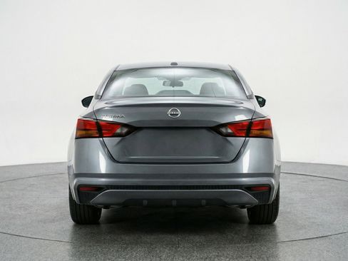 Used 2025 Nissan Altima 2.5 SV image 7