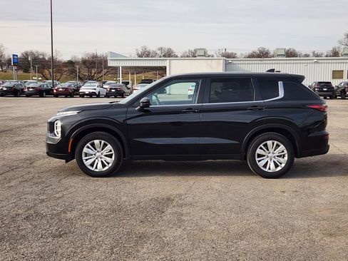 Used 2025 Mitsubishi Outlander ES image 4