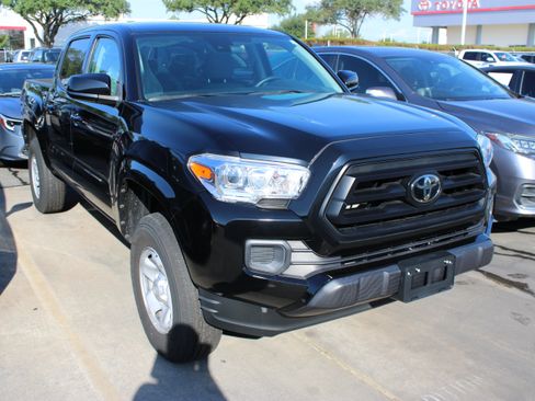 Used 2023 Toyota Tacoma SR AWD/4WD image 2