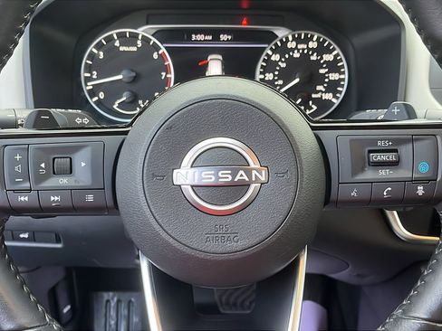 Used 2023 Nissan Rogue SV w/ SV Premium Package image 13