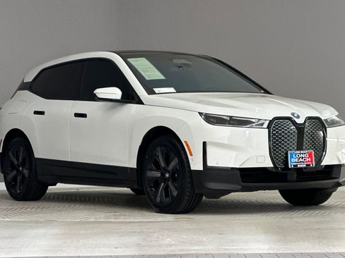 Used 2024 BMW iX xDrive50 w/ Premium Package AWD/4WD image 6