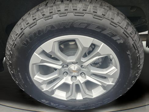 Used 2024 Chevrolet Silverado 1500 LTZ AWD/4WD image 32