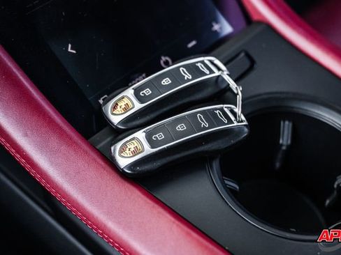 Used 2021 Porsche Taycan 4S w/ Premium Package image 86