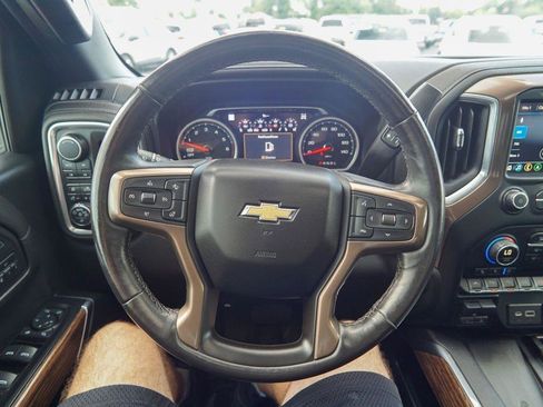 Used 2019 Chevrolet Silverado 1500 High Country w/ Technology Package AWD/4WD image 26