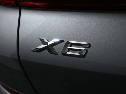 New 2026 BMW X6 xDrive40i w/ Climate Comfort Package image 40