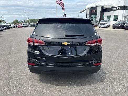Used 2024 Chevrolet Equinox LS w/ LS Convenience Package image 4