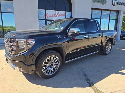 Used 2026 GMC Sierra 1500 Denali Ultimate AWD/4WD image 3