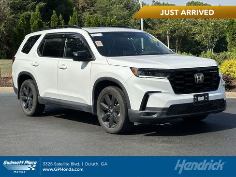 Used 2025 Honda Pilot Black Edition image 1
