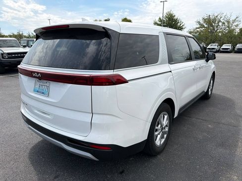 Used 2022 Kia Carnival LX FWD image 3