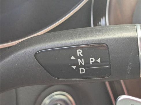 Used 2021 Mercedes-Benz GLC 300 4MATIC image 5