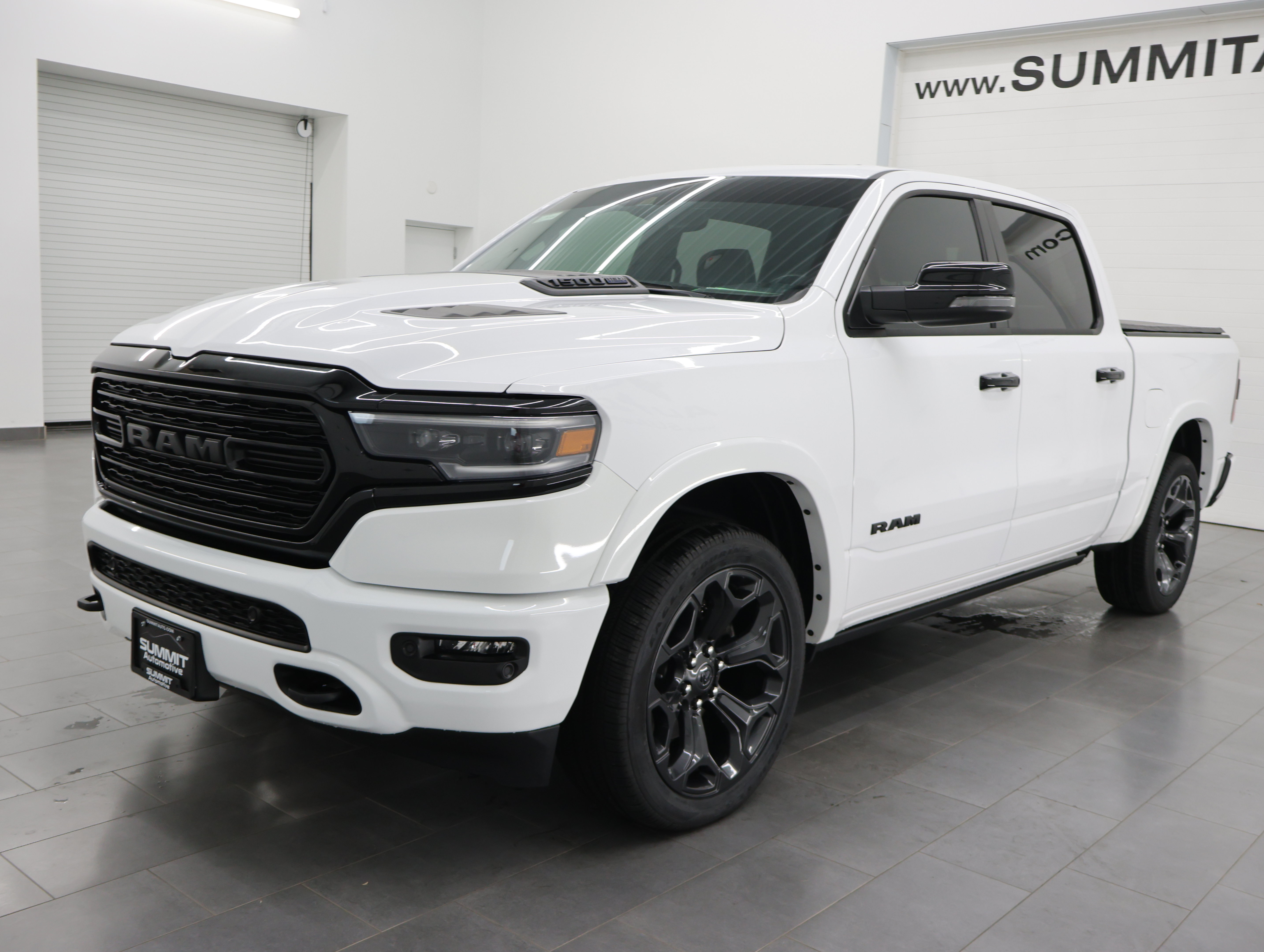 Used 2023 RAM 1500 Limited w/ Night Edition AWD/4WD image 7