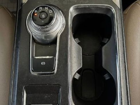 Used 2019 Ford Fusion SEL image 16