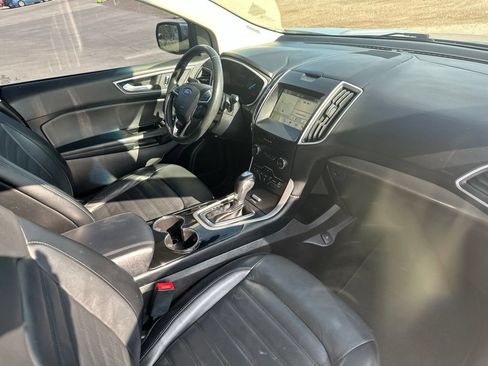 Used 2017 Ford Edge SEL w/ Equipment Group 201A AWD/4WD image 32