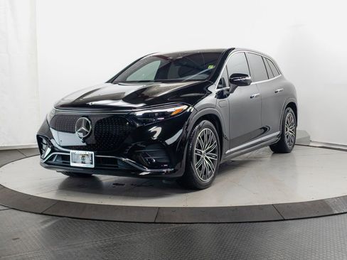 Used 2023 Mercedes-Benz EQS 580 4MATIC SUV image 3