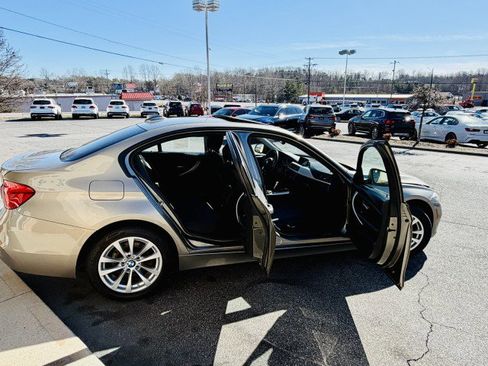Used 2017 BMW 320i xDrive Sedan image 14