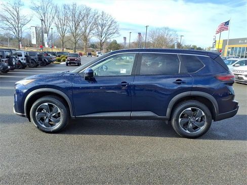 Used 2025 Nissan Rogue SV image 9