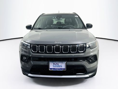 Used 2023 Jeep Compass Limited AWD/4WD image 2