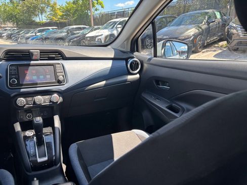 Used 2025 Nissan Versa SV FWD image 30