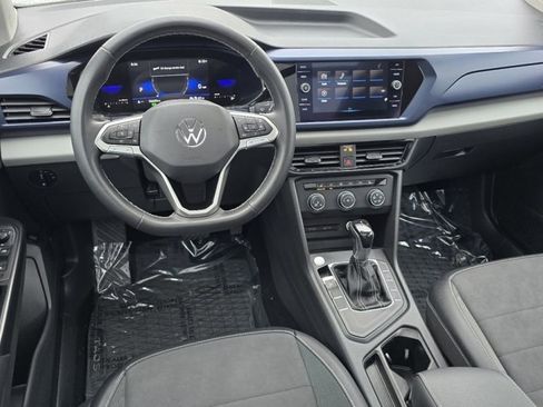 Used 2022 Volkswagen Taos SE w/ Panoramic Sunroof Package image 24
