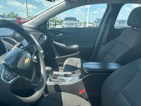 Used 2023 Chevrolet Malibu LT FWD image 32