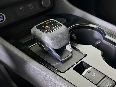 Used 2023 Nissan Rogue S image 24