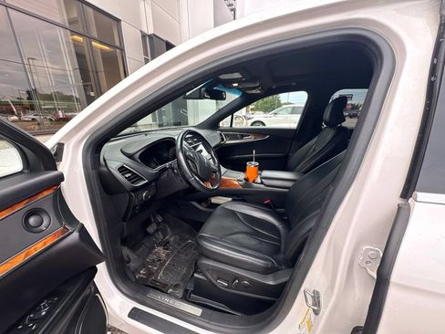 Used 2016 Lincoln MKX Reserve w/ Technology Package AWD/4WD image 10