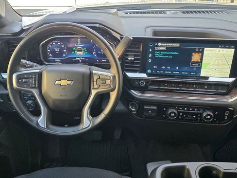 Used 2025 Chevrolet Silverado 1500 LT RWD image 16