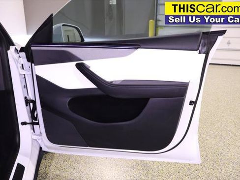Used 2026 Tesla Model Y 2WD image 32