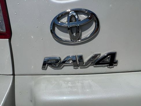 Used 2011 Toyota RAV4 Limited image 9