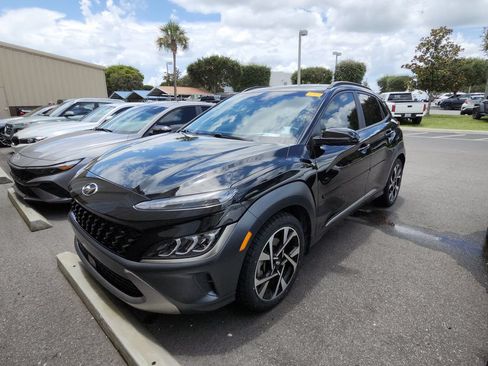 Certified 2023 Hyundai Kona Limited w/ Cargo Package FWD image 4