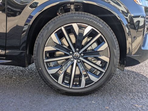 New 2026 Volvo XC90 T8 Ultra w/ Lounge Package AWD/4WD image 11