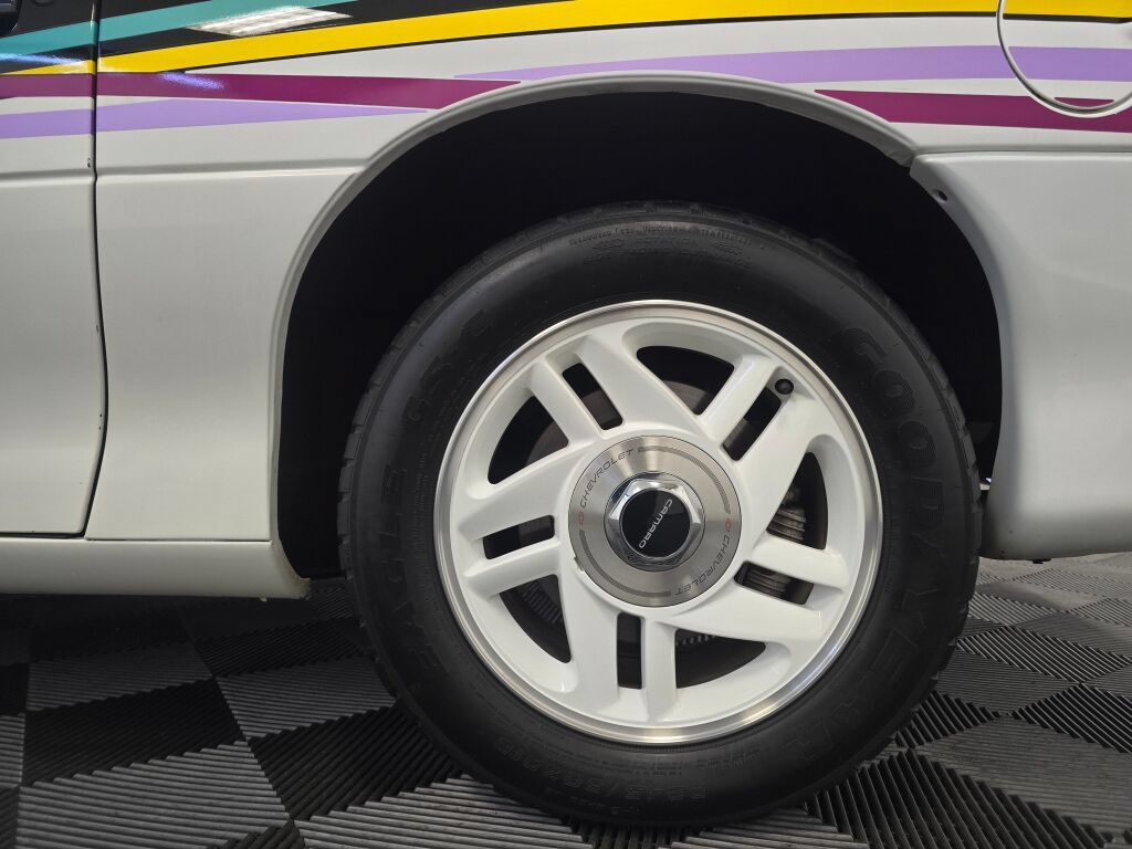 Used 1993 Chevrolet Camaro Z28 RWD image 15