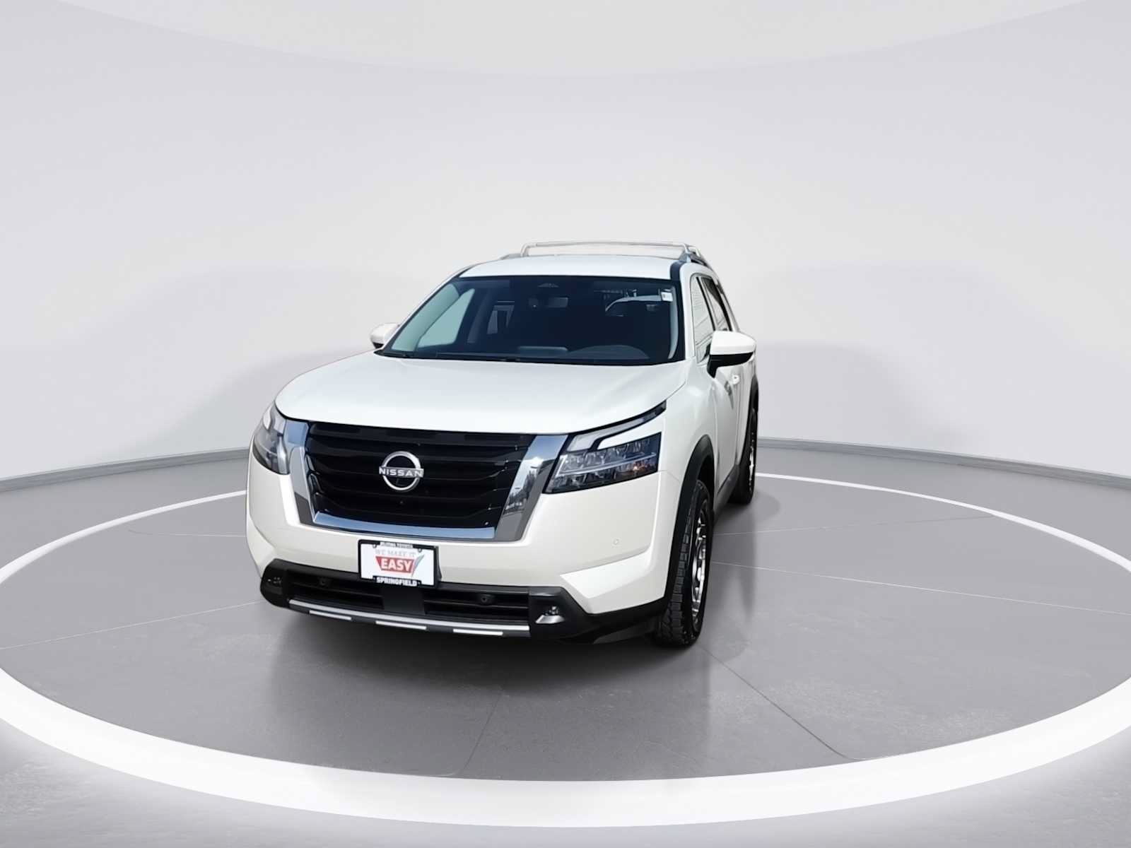 Used 2024 Nissan Pathfinder SL w/ Cargo Package AWD/4WD image 3