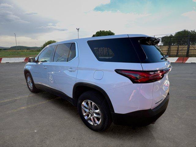 Used 2023 Chevrolet Traverse LS FWD image 4