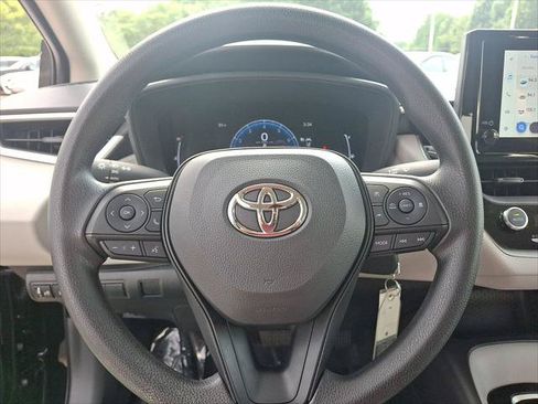 Used 2026 Toyota Corolla LE FWD image 17