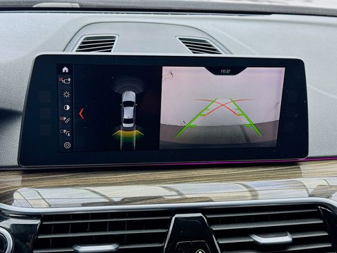 Used 2018 BMW 530e image 10