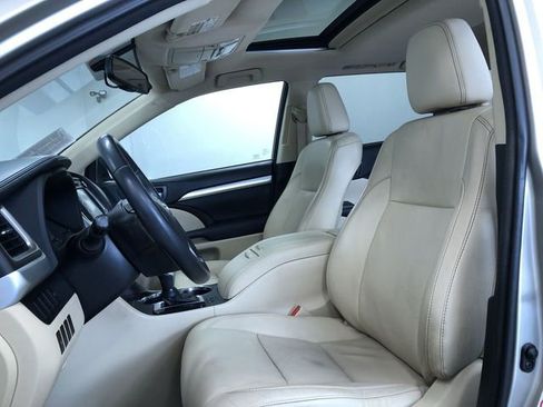 Used 2015 Toyota Highlander XLE image 17