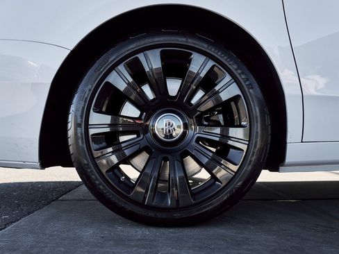 Used 2023 Rolls-Royce Ghost Base w/ Ghost Package image 19