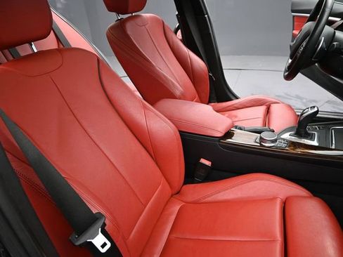 Used 2018 BMW 330i xDrive 330i xDrive w/ Convenience Package image 22