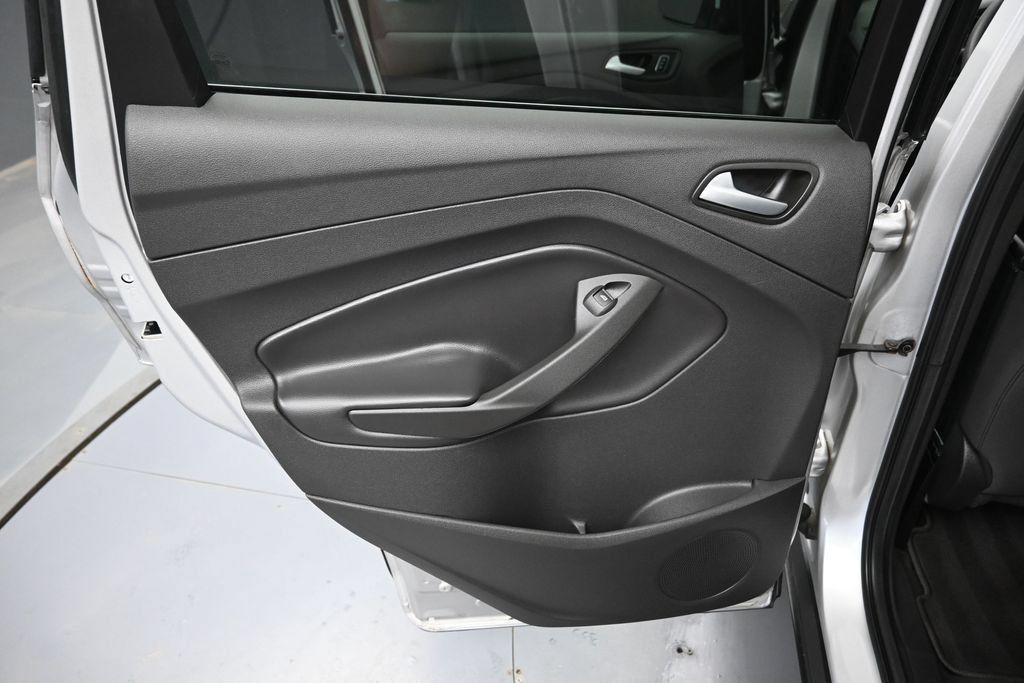 Used 2017 Ford Escape SE AWD/4WD image 27