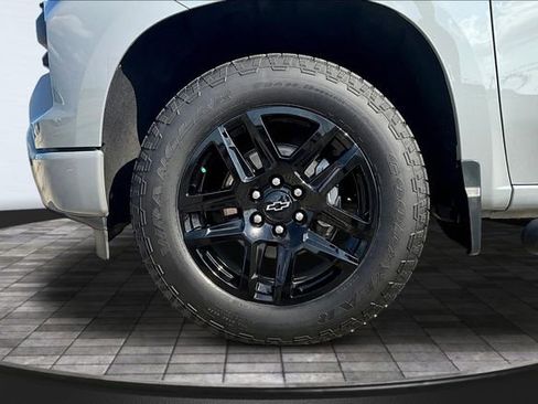 Used 2024 Chevrolet Silverado 1500 Custom w/ Turbomax Blackout Package RWD image 34