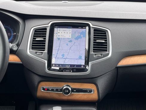 Used 2023 Volvo XC90 T8 Core image 14